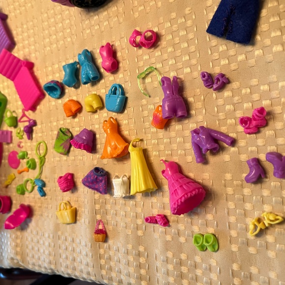 Polly Pockets 2010’s Version - Picture 6 of 8